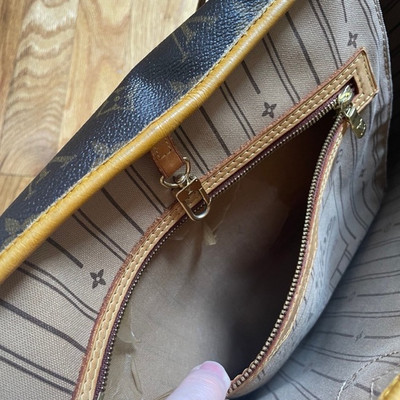 Louis Vuitton Neverfull MM & Wallet - Picture 8 of 16